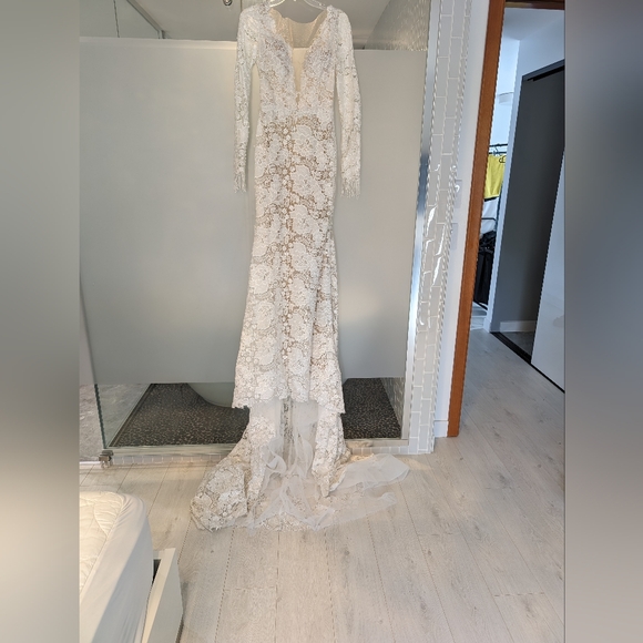 Calla Blanche Chen size 6, Ivory/Light Nude/Skin in color - Picture 2 of 6